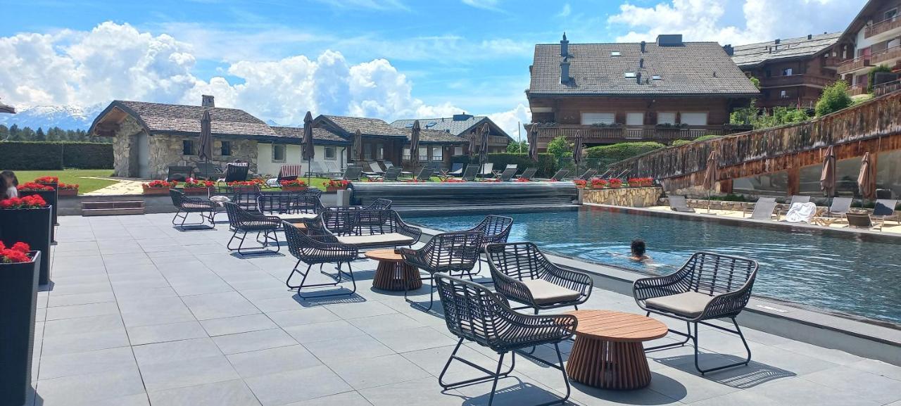 Apartment 24 Hotel Etrier Pool & Spa Кранс Монтана Екстериор снимка