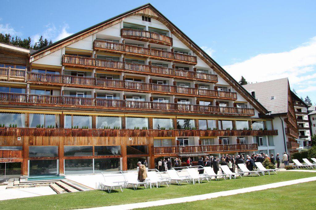 Apartment 24 Hotel Etrier Pool & Spa Кранс Монтана Екстериор снимка