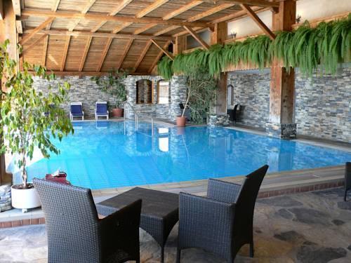 Apartment 24 Hotel Etrier Pool & Spa Кранс Монтана Екстериор снимка